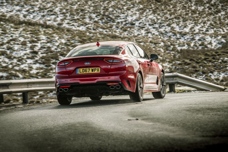  Kia Stinger GT-Line S (CK) 2017 года  (UK) (фото 29 из 41)
